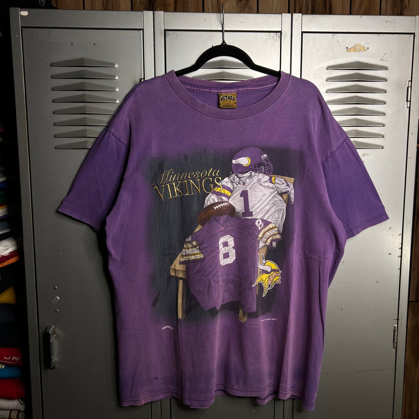 Vintage 1990s Faded x Distressed Minnesota VIkings Made in USA Nutmeg T-Shirt