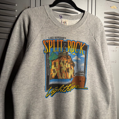 Late 1980’s Great Lakes x Lake Superior Split Rock Light House Fruit of the Loom Crewneck
