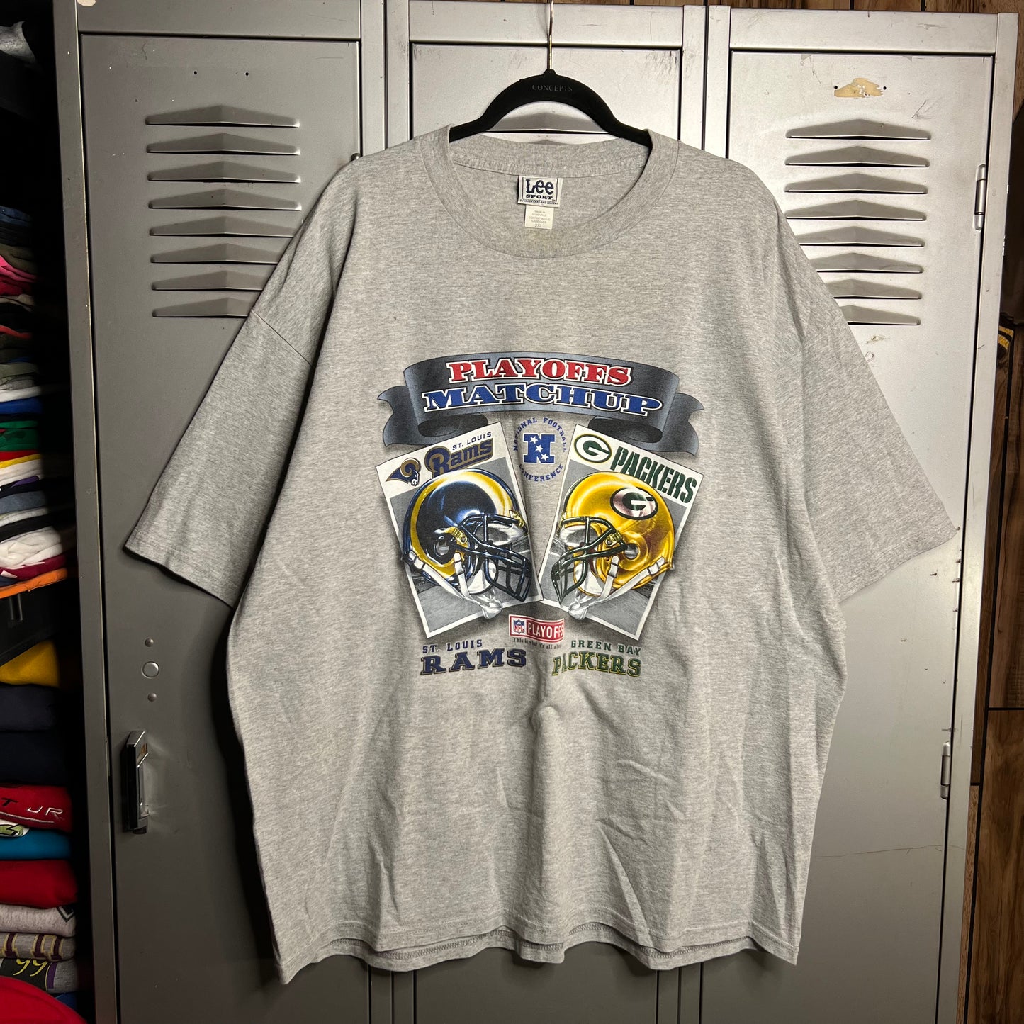 Vintage Early 2000s Y2K Playoff Matchup Green Bay Packers vs St Louis Rams Lee Sports T-Shirt