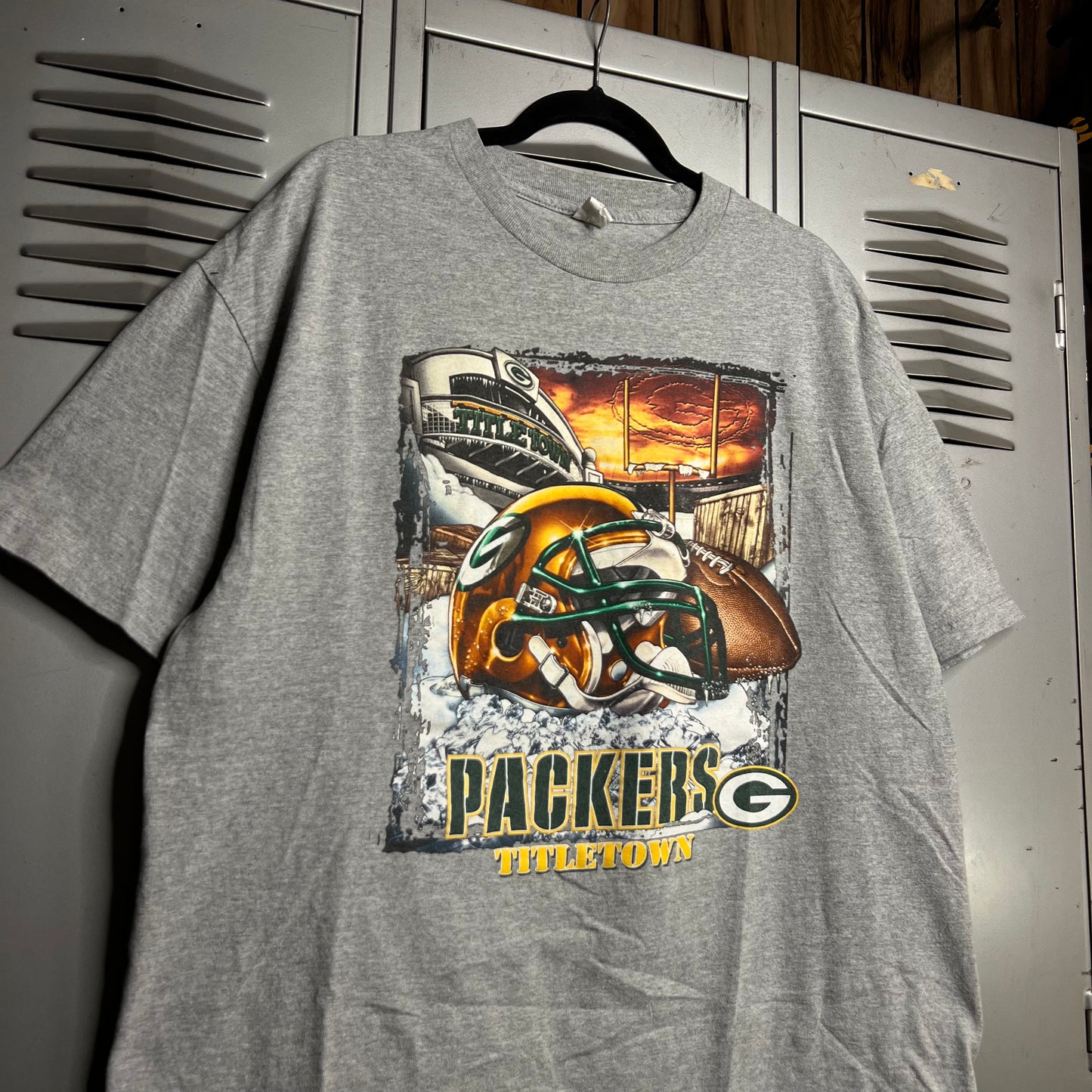 Vintage Early 2000s Y2K Green Bay Packers Frozen Tundra x Titletown Grey T-Shirt
