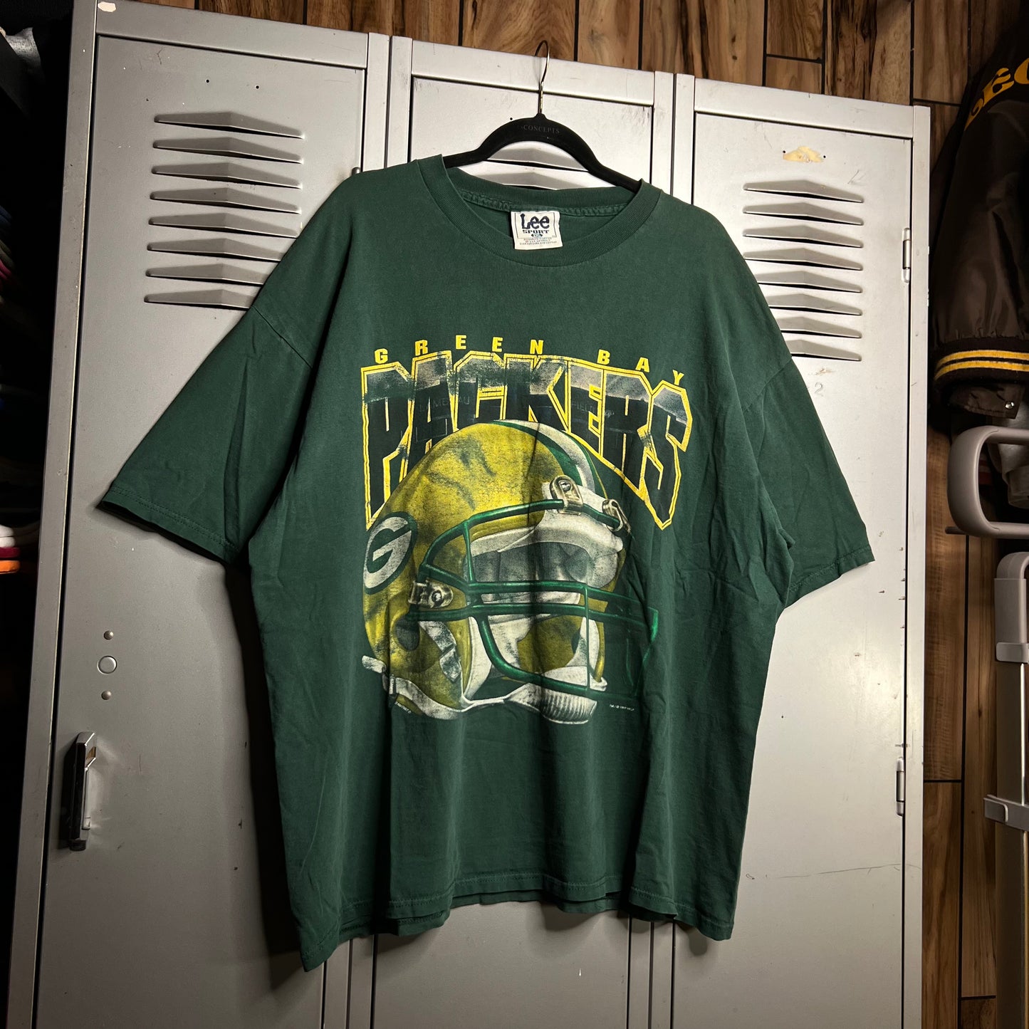 Vintage 1990s Faded x Distressed Green Bay Packers Helmet Lee Sport T-Shirt