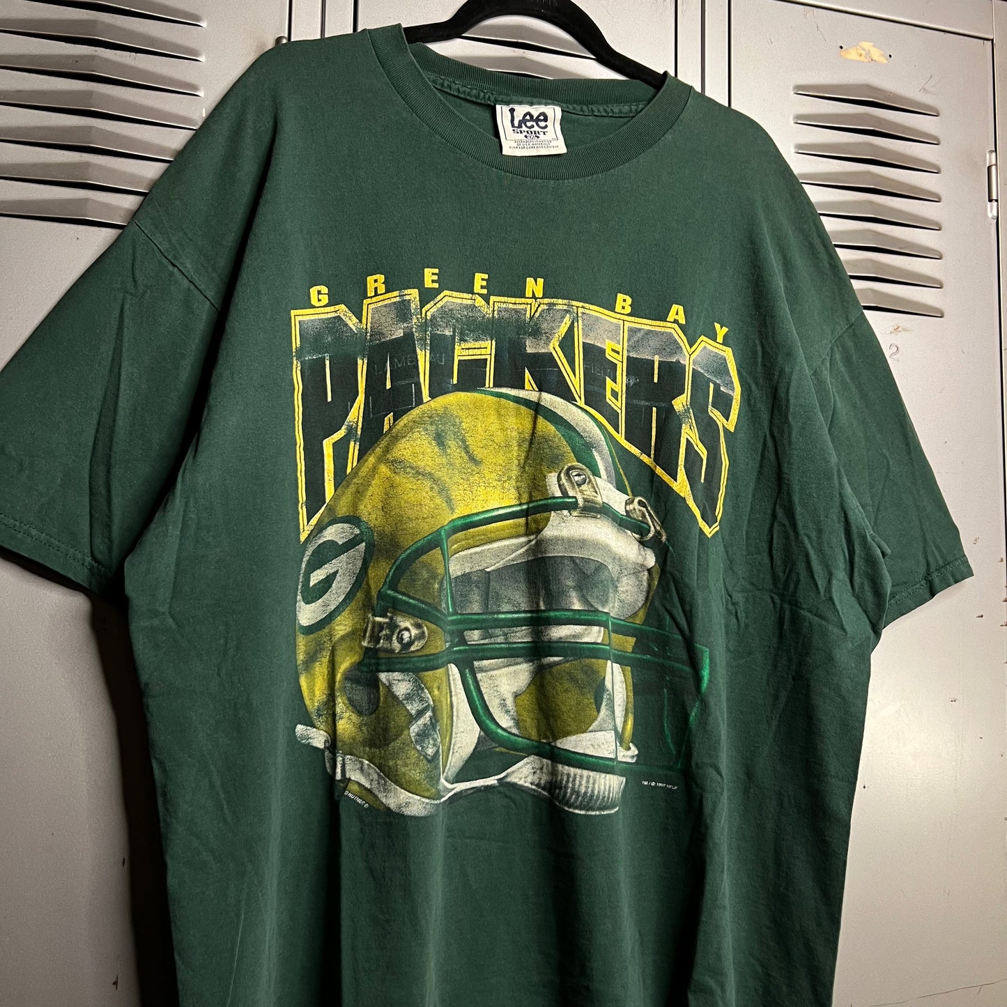 Vintage 1990s Faded x Distressed Green Bay Packers Helmet Lee Sport T-Shirt