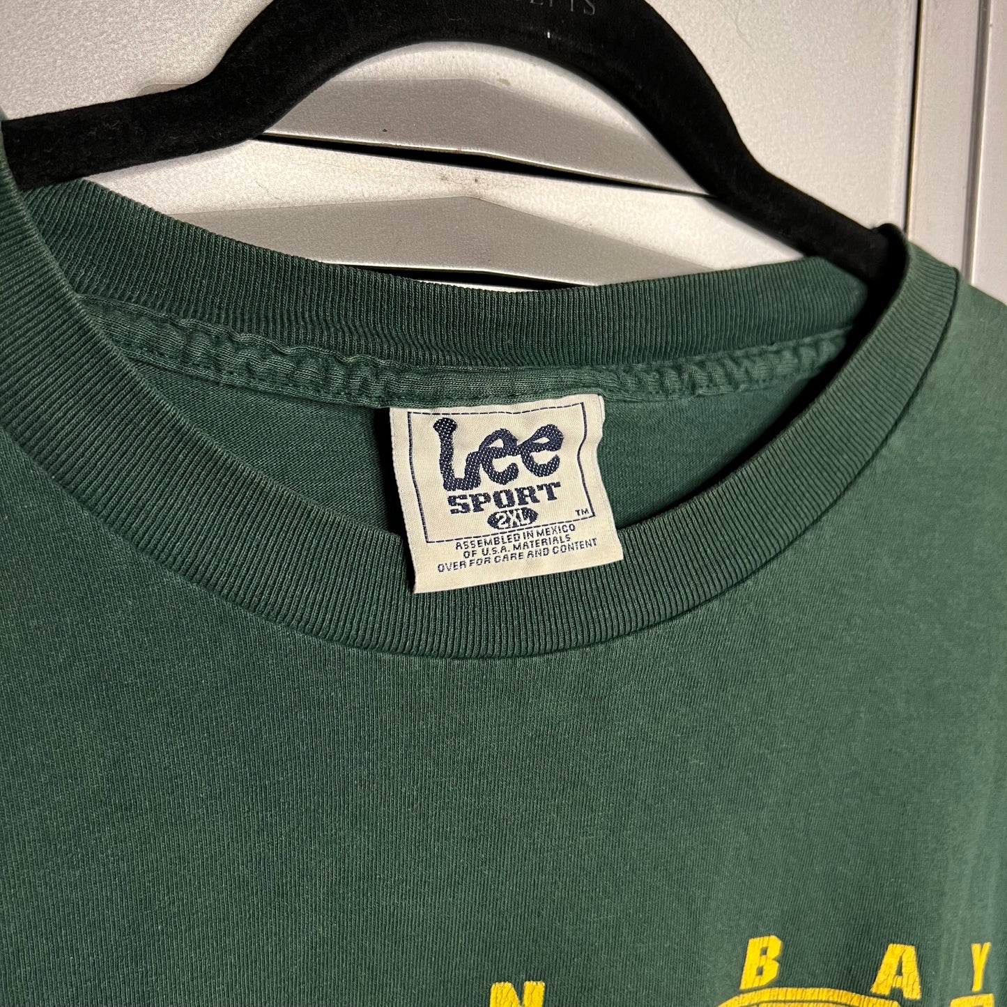 Vintage 1990s Faded x Distressed Green Bay Packers Helmet Lee Sport T-Shirt