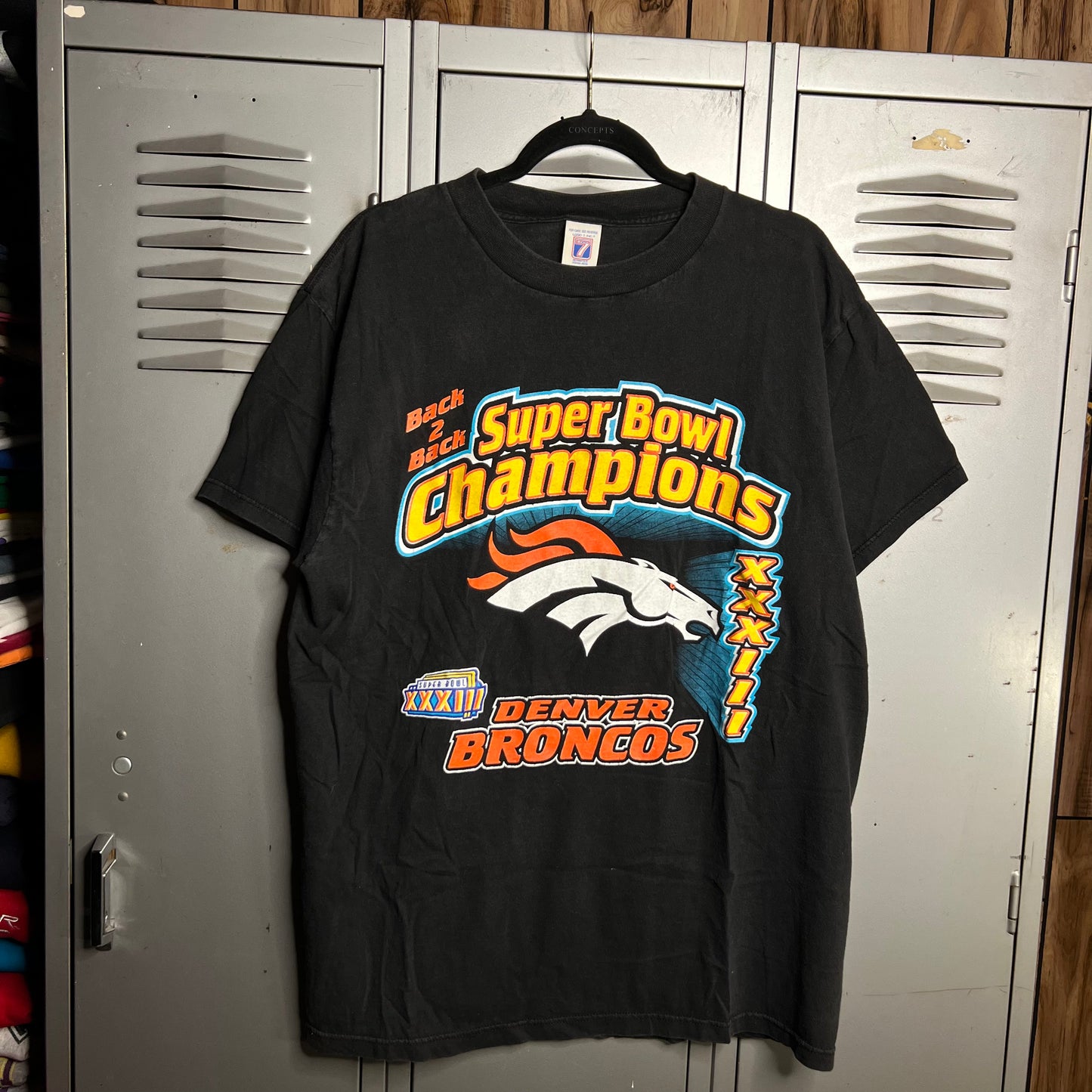 Vintage 1990s Back to Back Super Bowl Champions Denver Broncos Logo 7 T-Shirt