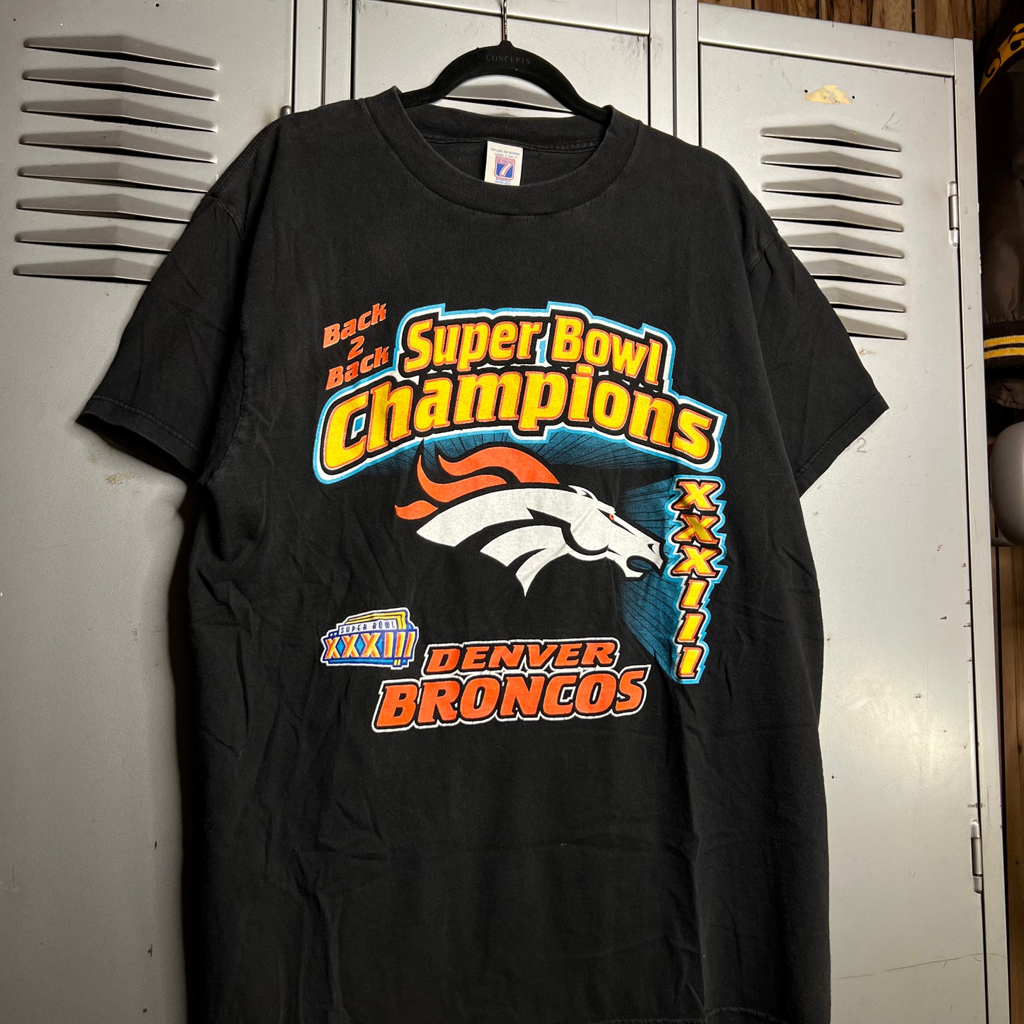 Vintage 1990s Back to Back Super Bowl Champions Denver Broncos Logo 7 T-Shirt