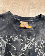 Load image into Gallery viewer, Vintage The Mountains Wolves T-Shirt
