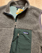 Load image into Gallery viewer, Vintage Patagonia Fleece Vest
