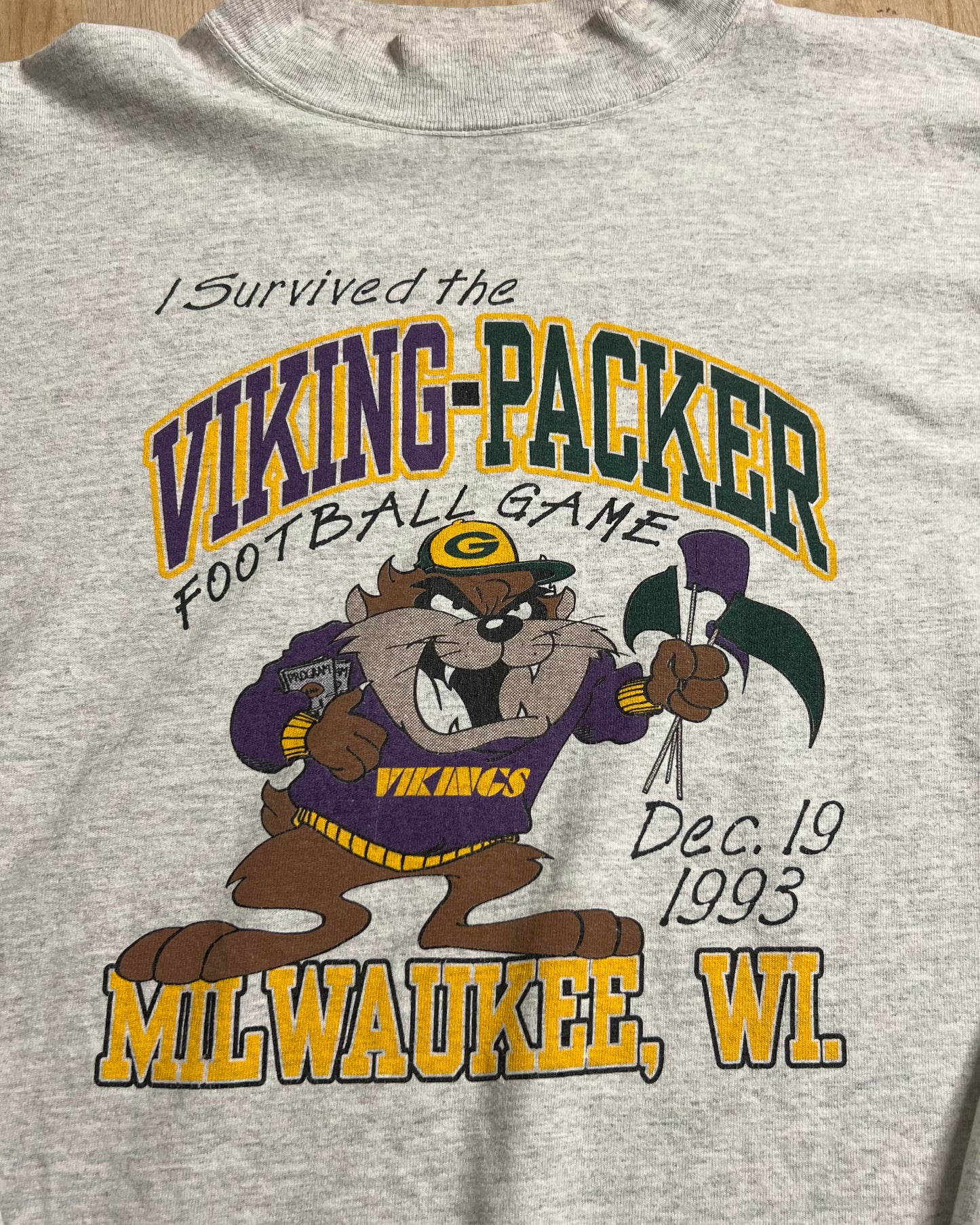 1993 "I Survived the Viking-Packer Football Game" Milwaukee, WI Tasmanian Devil Long sleeve