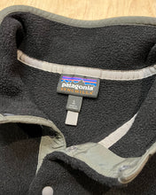 Load image into Gallery viewer, Classic Patagonia Synchilla Snap T Fleece
