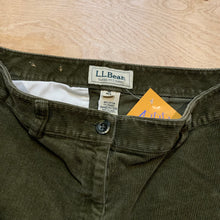 Load image into Gallery viewer, Vintage LL Bean Corduroy Pant
