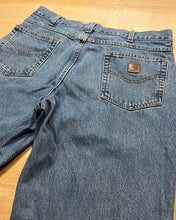 Load image into Gallery viewer, Vintage Carhartt Work Jeans
