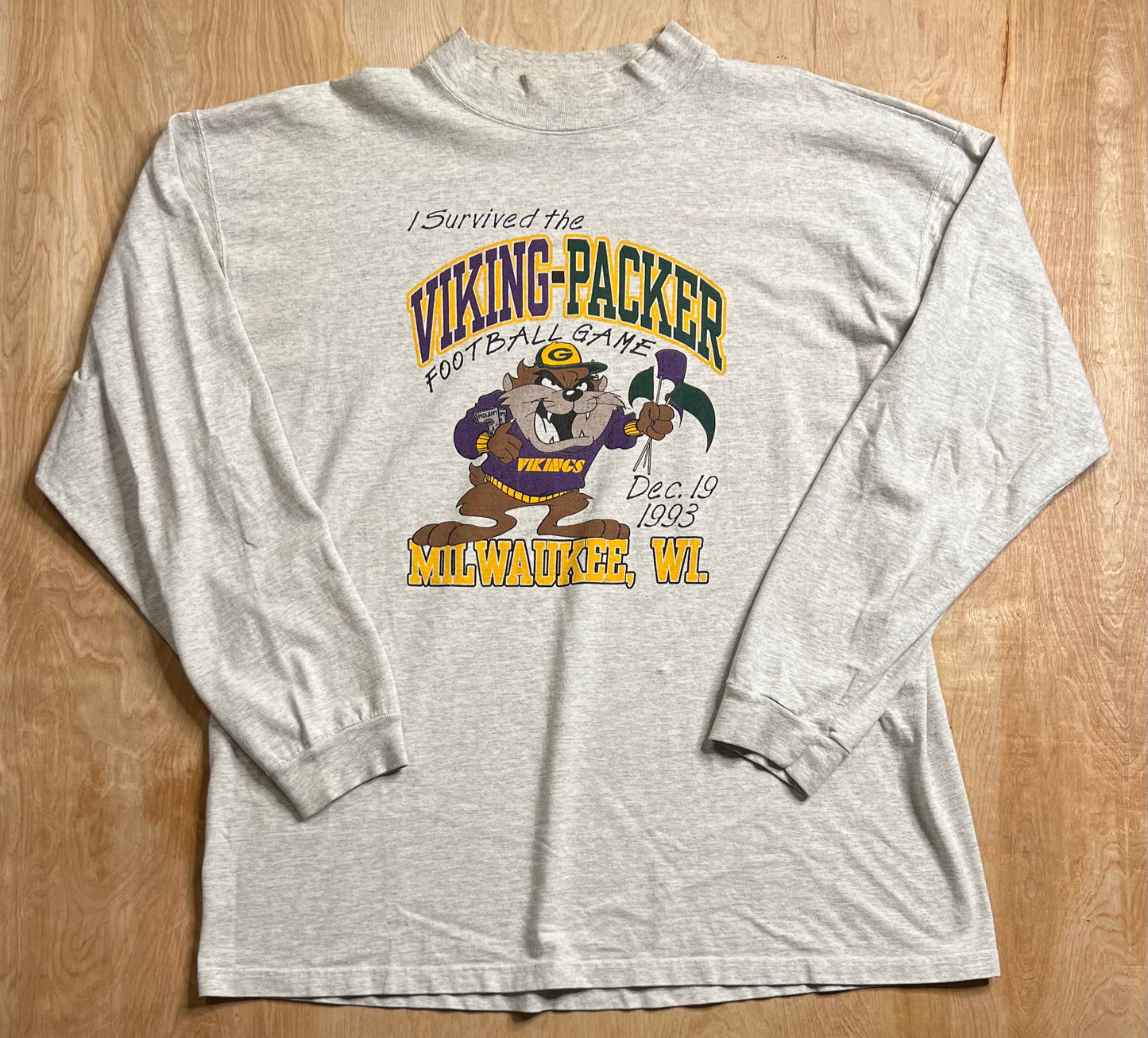 1993 "I Survived the Viking-Packer Football Game" Milwaukee, WI Tasmanian Devil Long sleeve